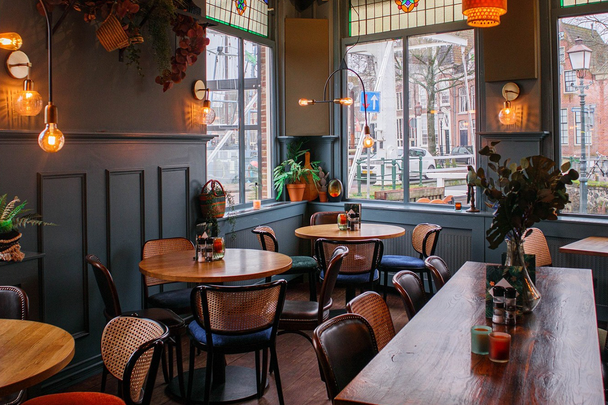 Koffie of thee naar keuze + appeltaart bij De Kade