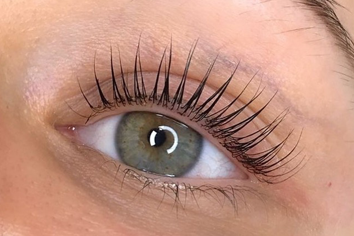 Wimperlifting + wimpers verven bij Es-specially for you