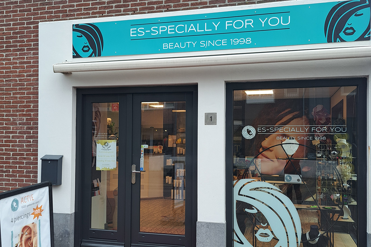 Oorgaatje piercen + oorbel bij Es-specially for you