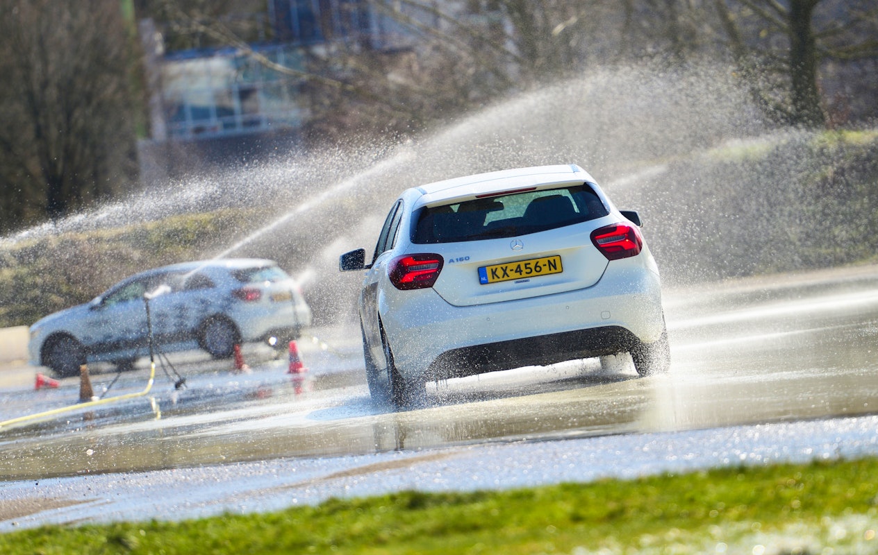 Leer je auto beheersen tijdens een 3 uur durende slipcursus!