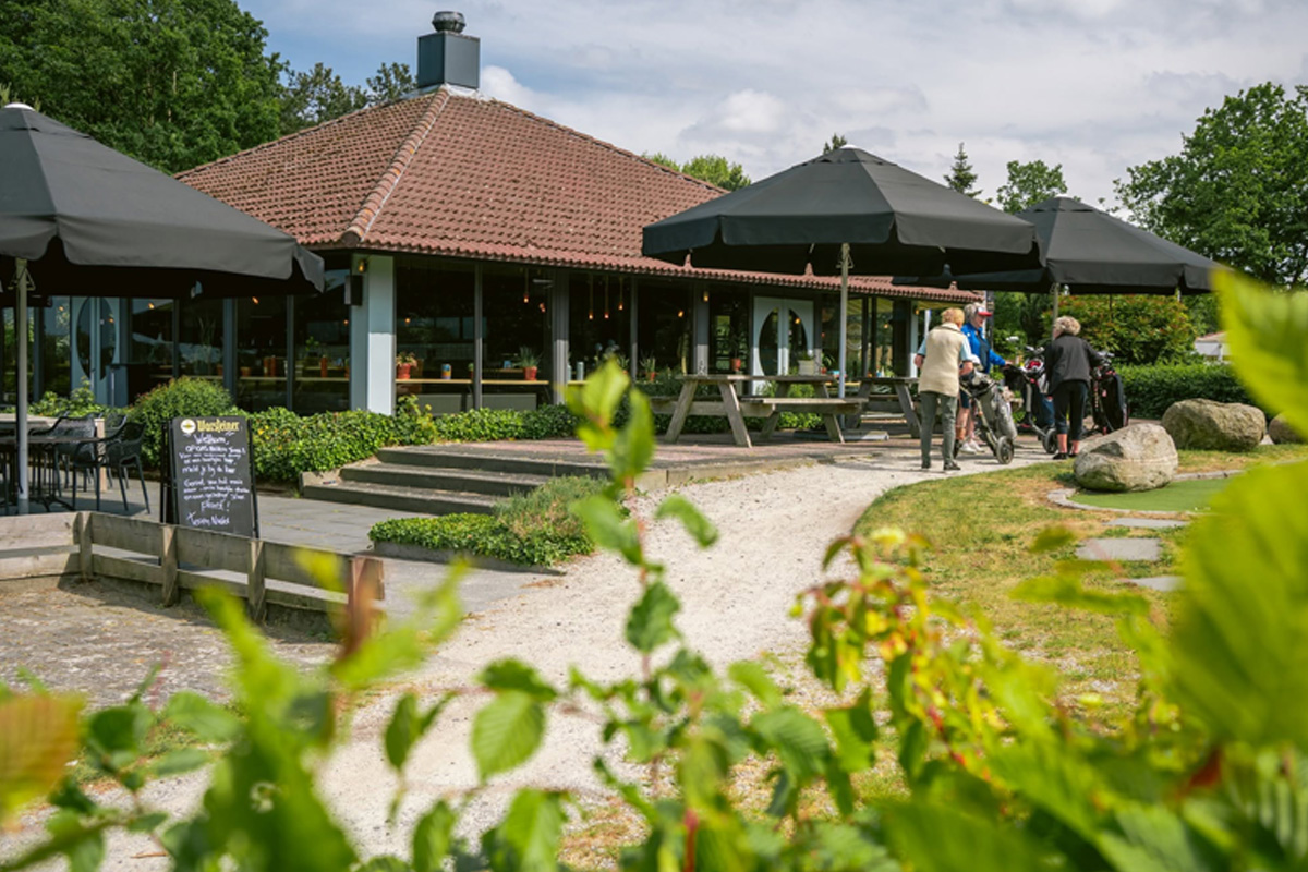Lunch + midgetgolf bij restaurant Nuver Vlagtwedde