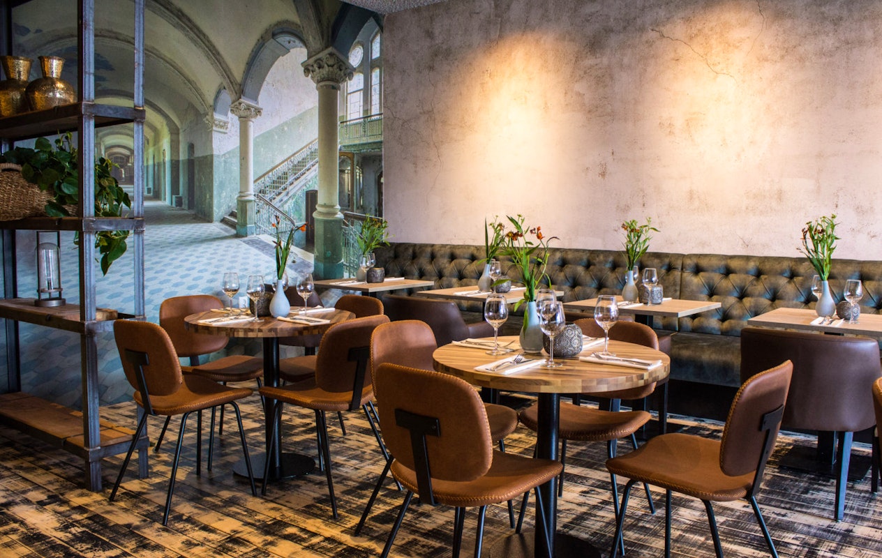 Halve kip + friet + salade op woensdag bij Dimitri's