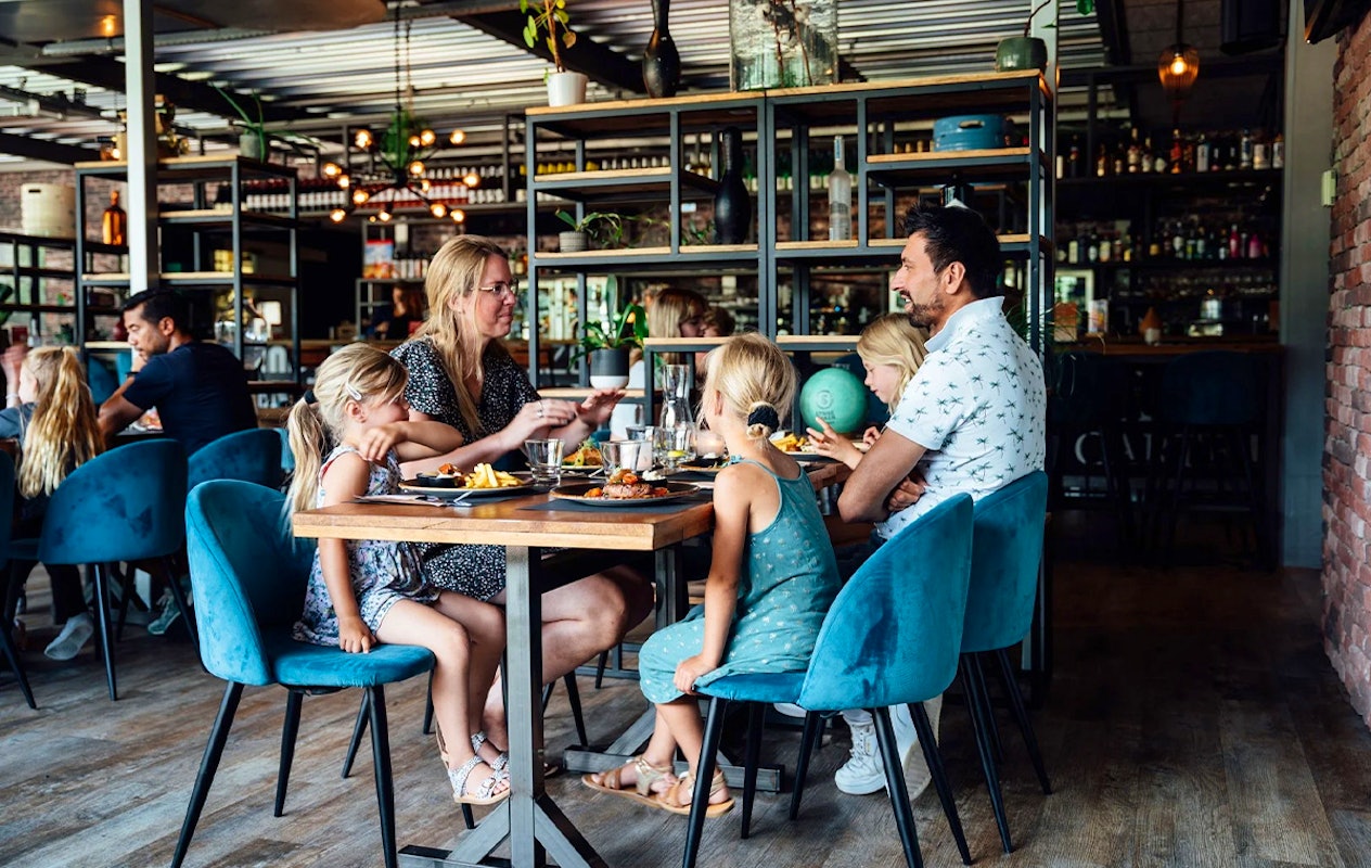 GlowGolf + eventueel lunch bij Plaza Sportz Assen