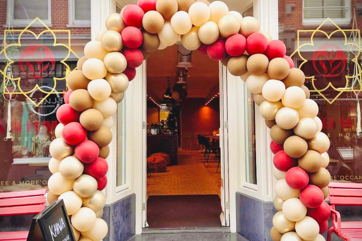 Warme drank + gebak of wafel naar keuze