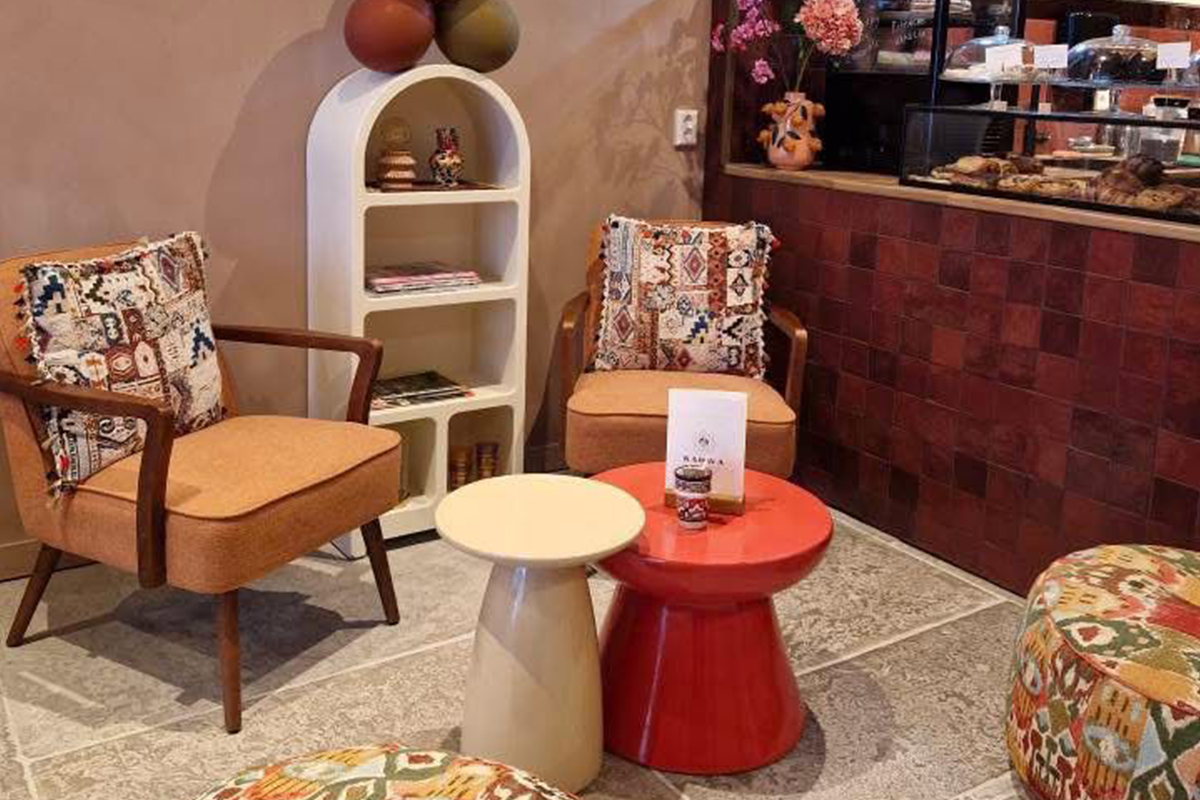 Marokkaanse lunchproeverij met pot muntthee