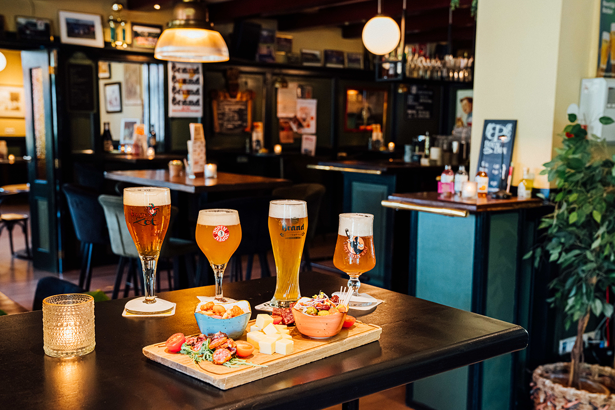 Bierproeverij met 5 tapbieren + borrelplank bij Bij Boon