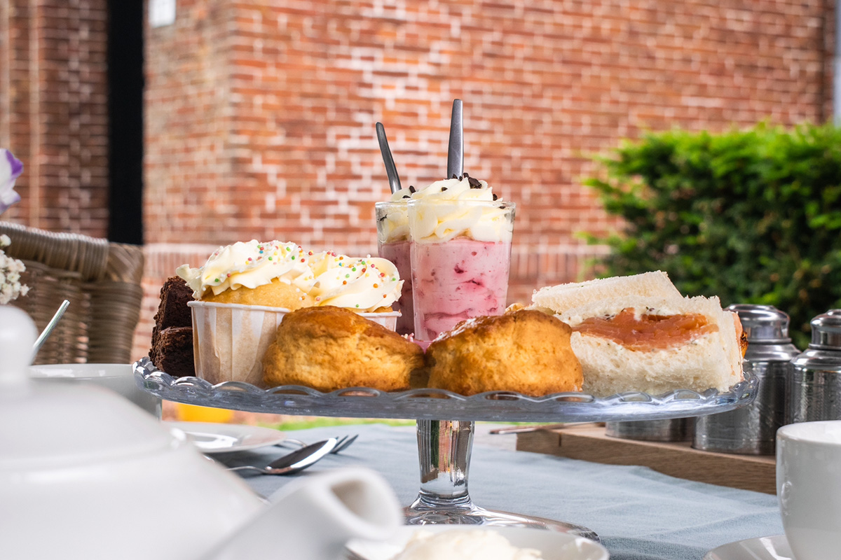 Luxe high tea bij Koffie en Theehuisje Aignwies