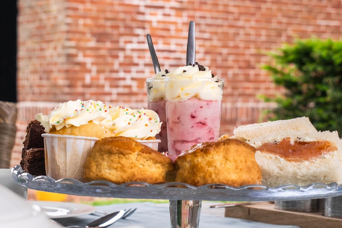 Luxe high tea bij Koffie en Theehuisje Aignwies