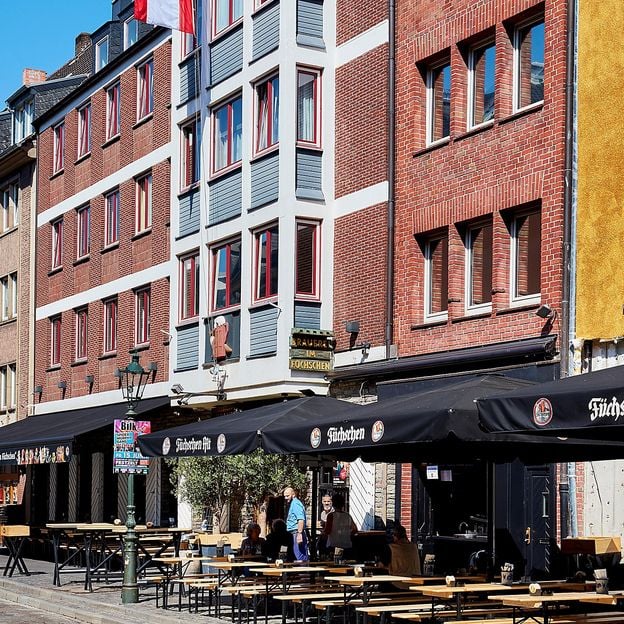 Geniet van de glinsterende Rijn en de skyline van Düsseldorf