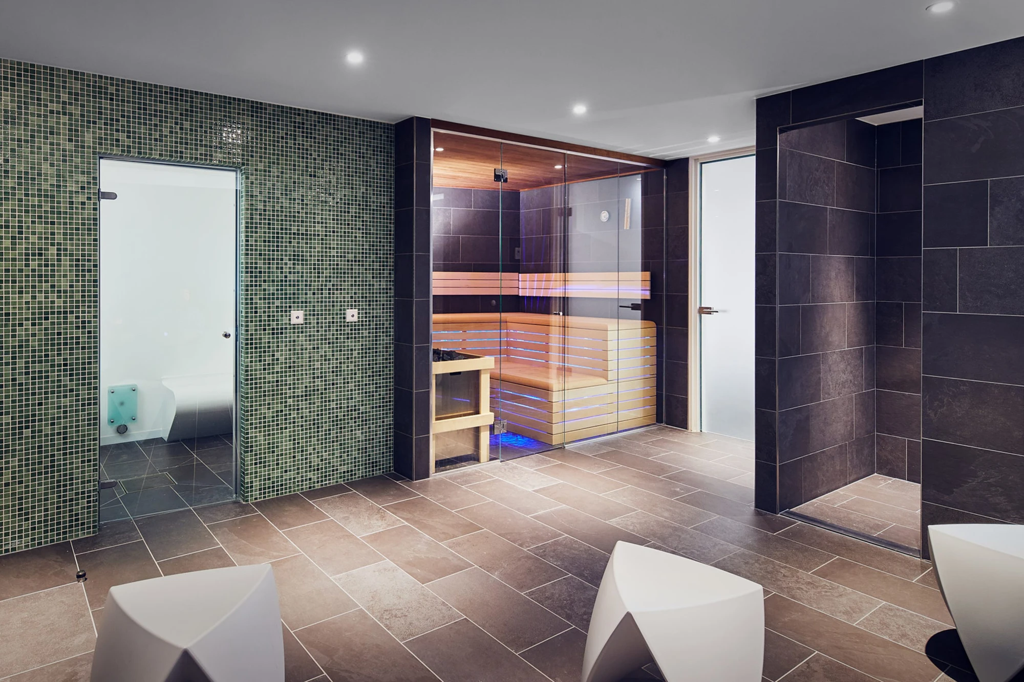 Verblijf in een luxe spa kamer met XL bubbelbad in hartje Amsterdam