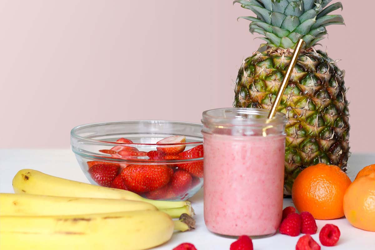 Poké Bowl of salade + smoothie bij Fit Food Store Leiden