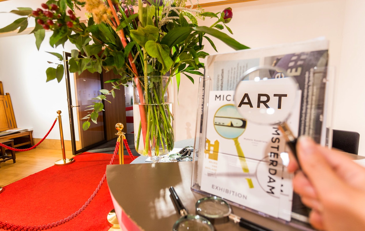 Bewonder de kleinste kunstwerken bij Micro Art Amsterdam