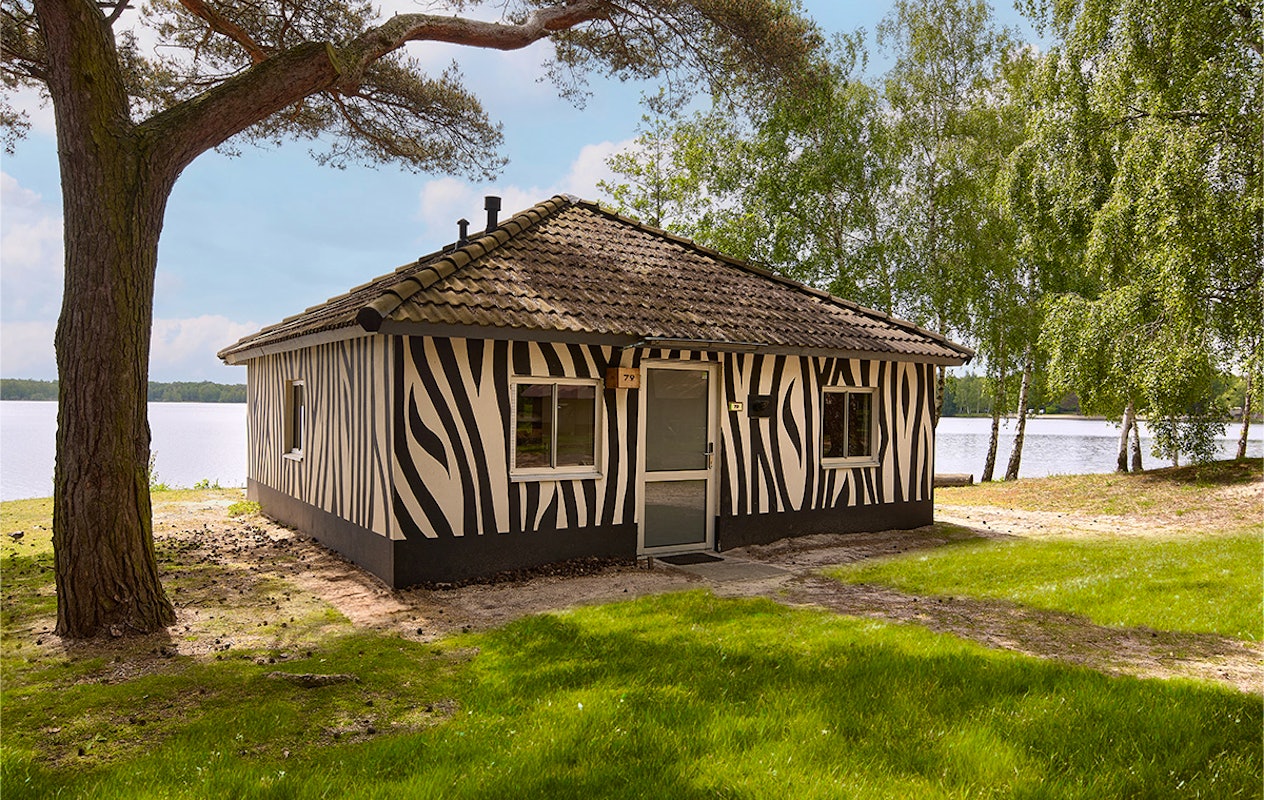 Verblijf in de vernieuwde accommodaties op Lake Resort Beekse Bergen