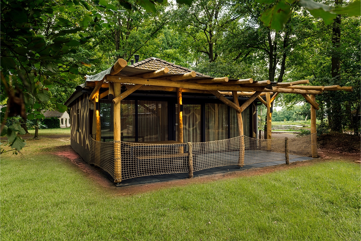 Verblijf in de vernieuwde accommodaties op Lake Resort Beekse Bergen