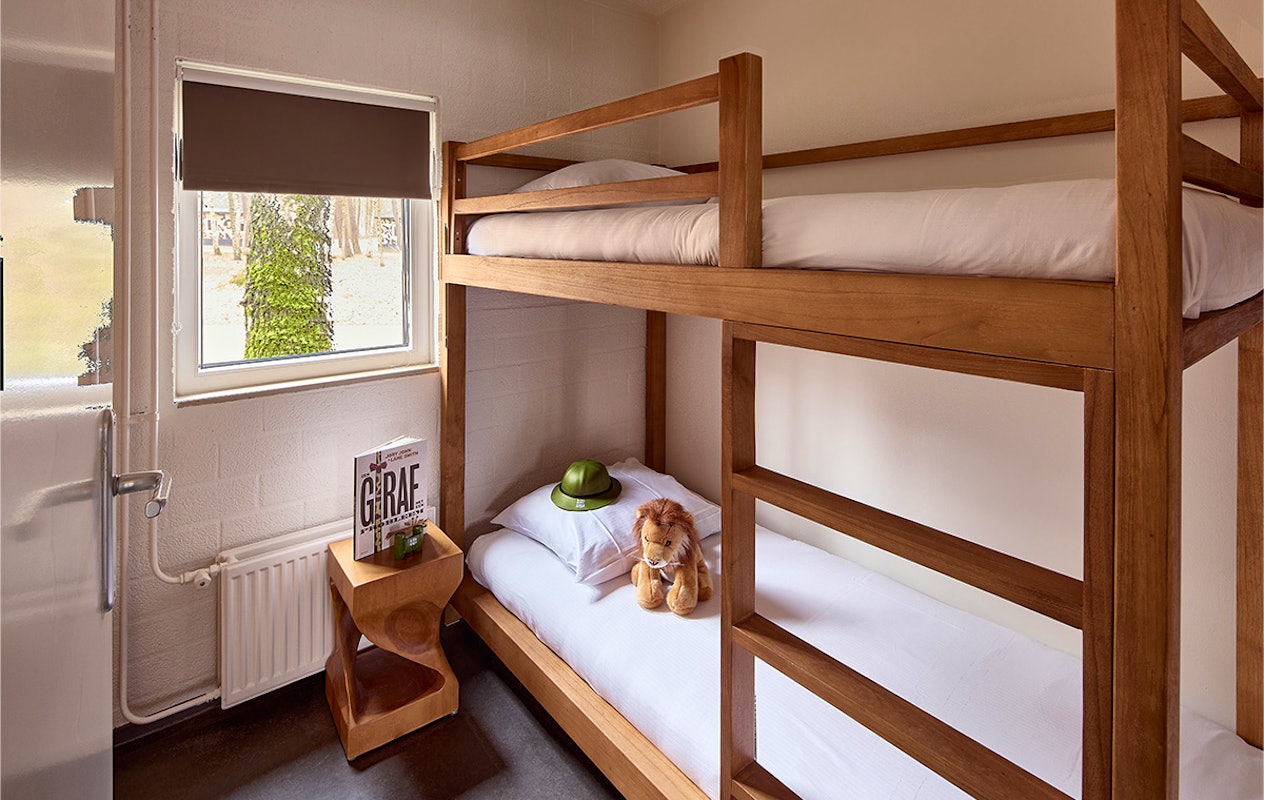 Verblijf in de vernieuwde accommodaties op Lake Resort Beekse Bergen