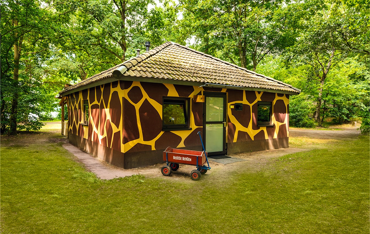 Verblijf in de vernieuwde accommodaties op Lake Resort Beekse Bergen