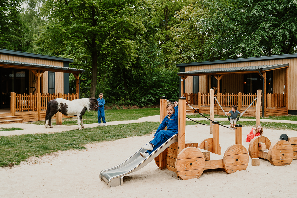 Verblijf op Vakantiepark Dierenbos incl. dagje uit naar keuze