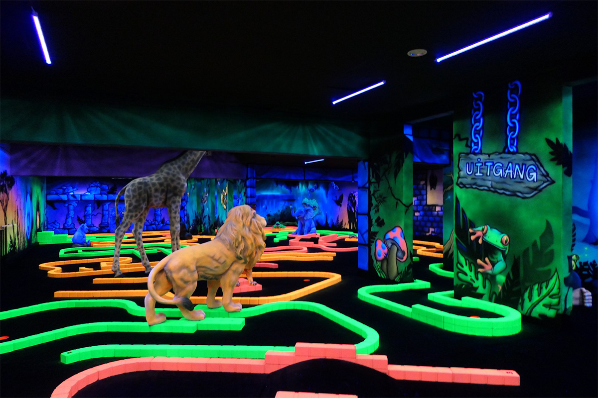 Glow in the Dark Minigolf bij Flash & Smash