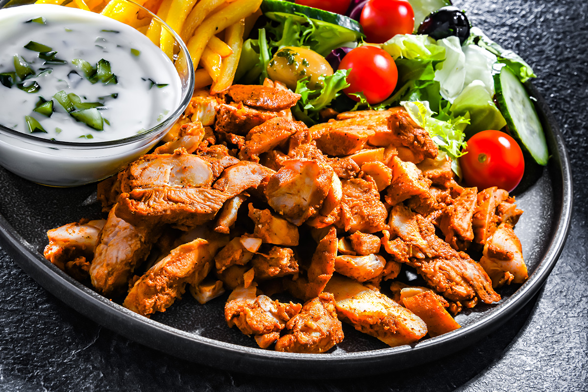Mixed grill of vega schotel naar keuze bij Grieks Restaurant Alexandros