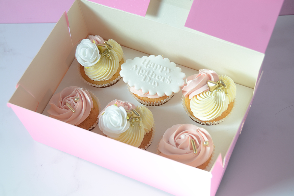 Moederdag cupcakes en/of taart van Zoet! Hoorn