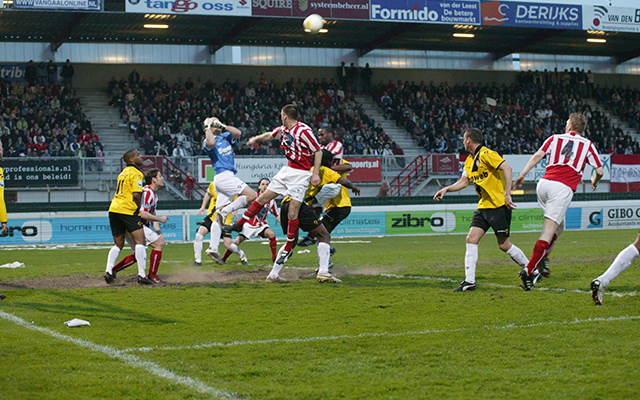 Moedig TOP Oss aan tijdens een thuiswedstrijd! 