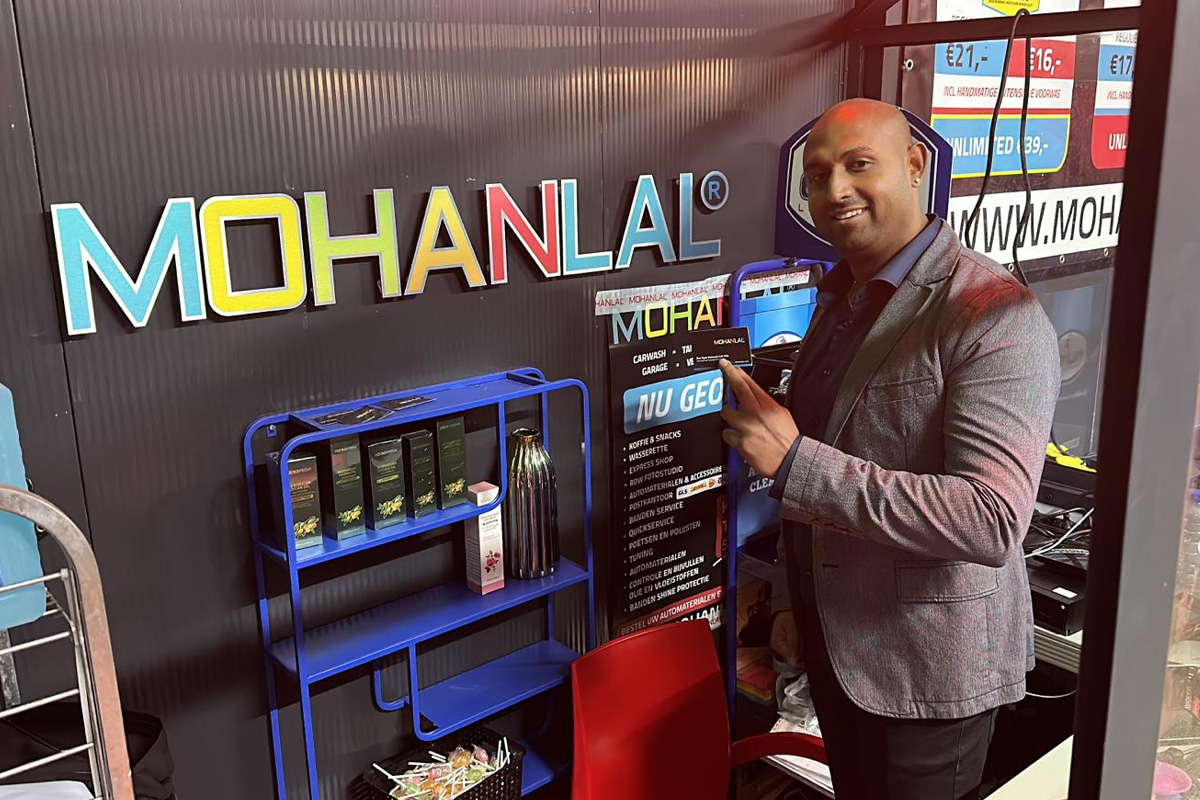 Wasbeurt bij MOHANLAL XL Tankstation Carwash Sliedrecht