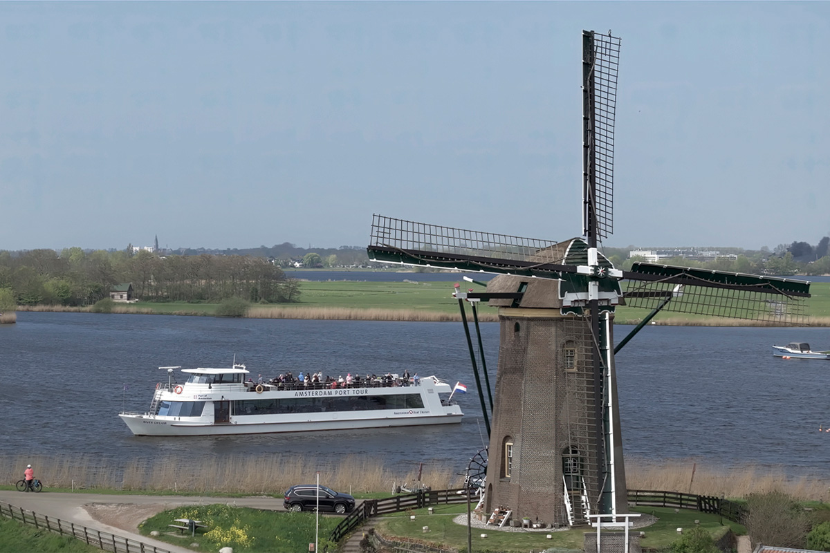 Windmill cruise on the Kagerplassen (1 hour)