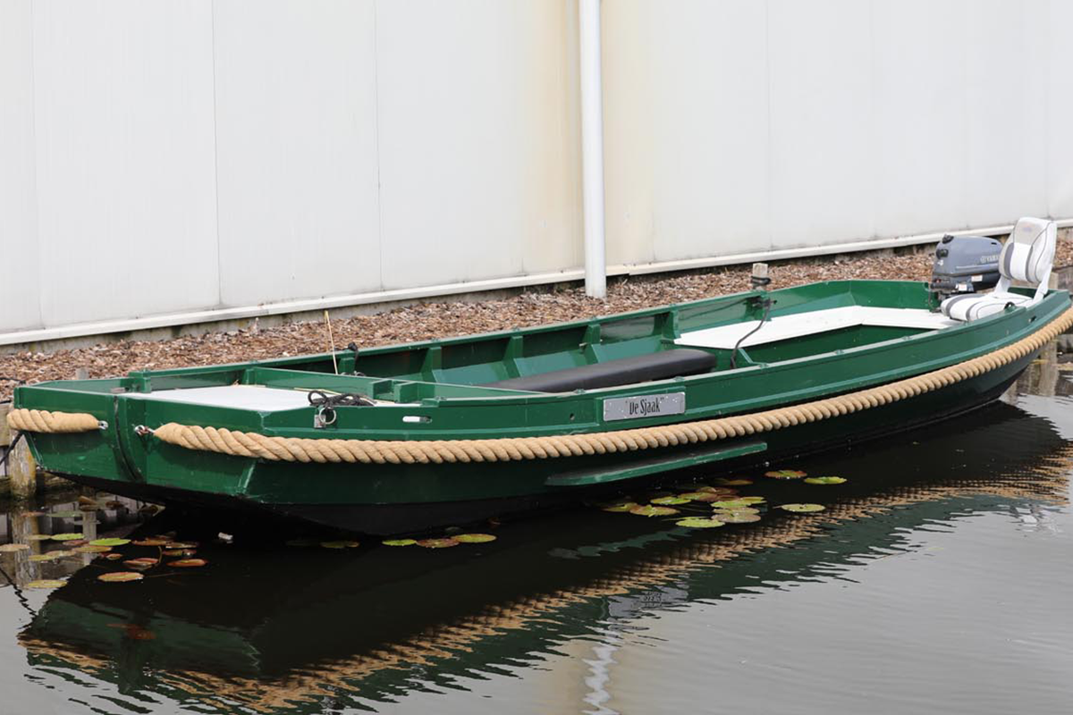 Fluisterboot of moterboot huren voor 3,5 uur (8-12 pers) 