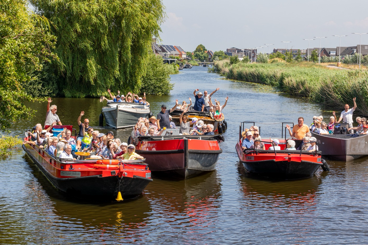 Fluisterboot of moterboot huren voor 3,5 uur (8-12 pers) 