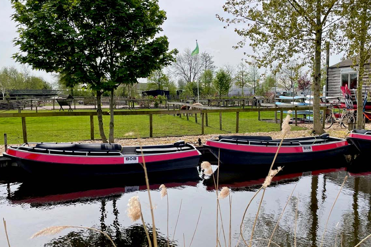 Fluisterboot of moterboot huren voor 3,5 uur (8-12 pers) 