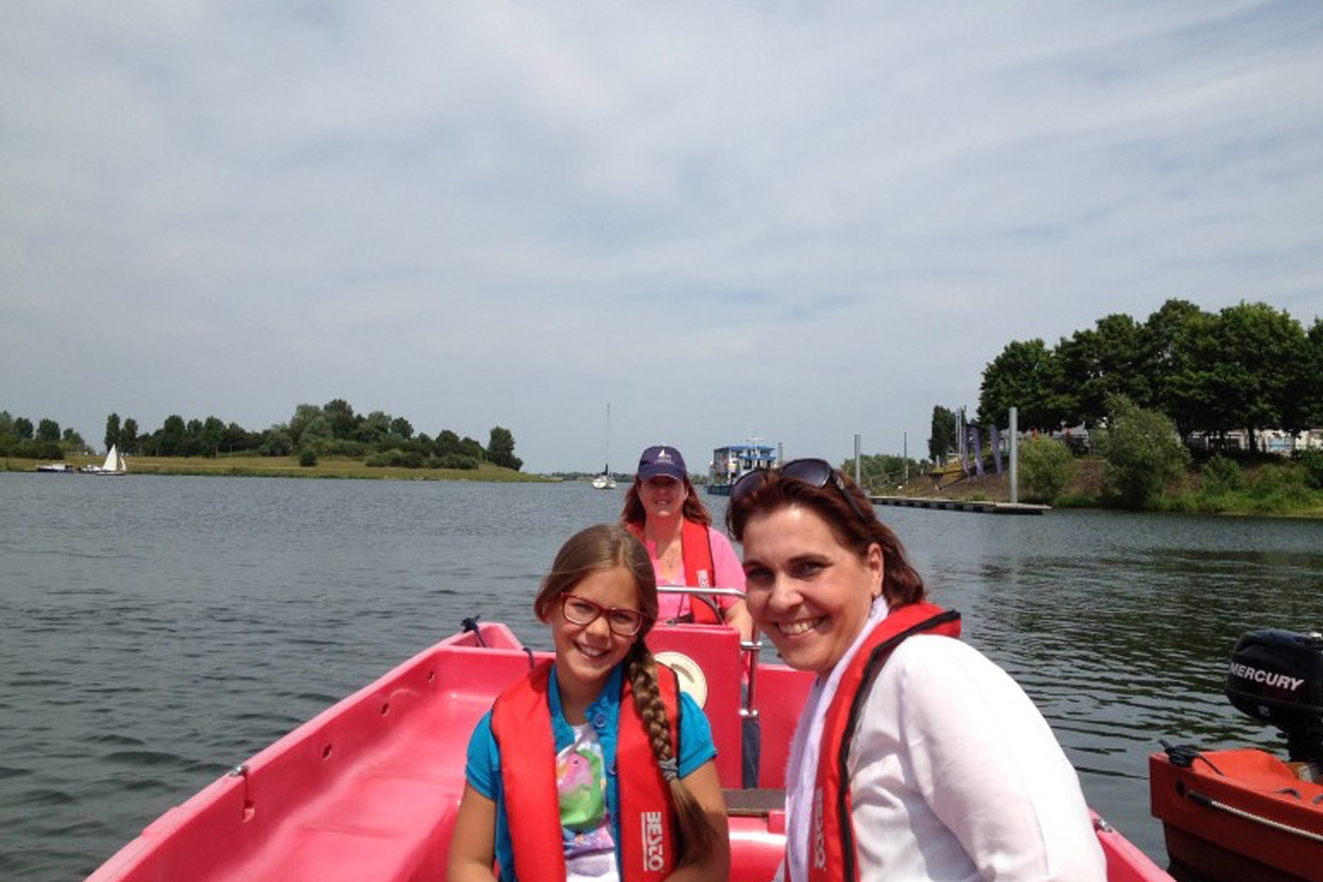 Motorboot huren (4 of 8 uur) bij Sailcenter Limburg