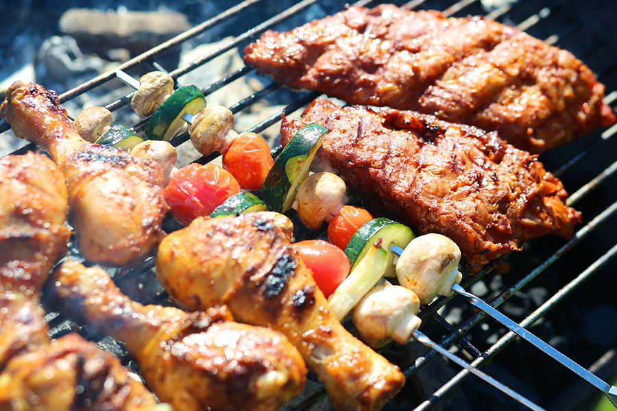 Onbeperkt bbq'en incl. tapasplank en dessert bij BBQ & Grill