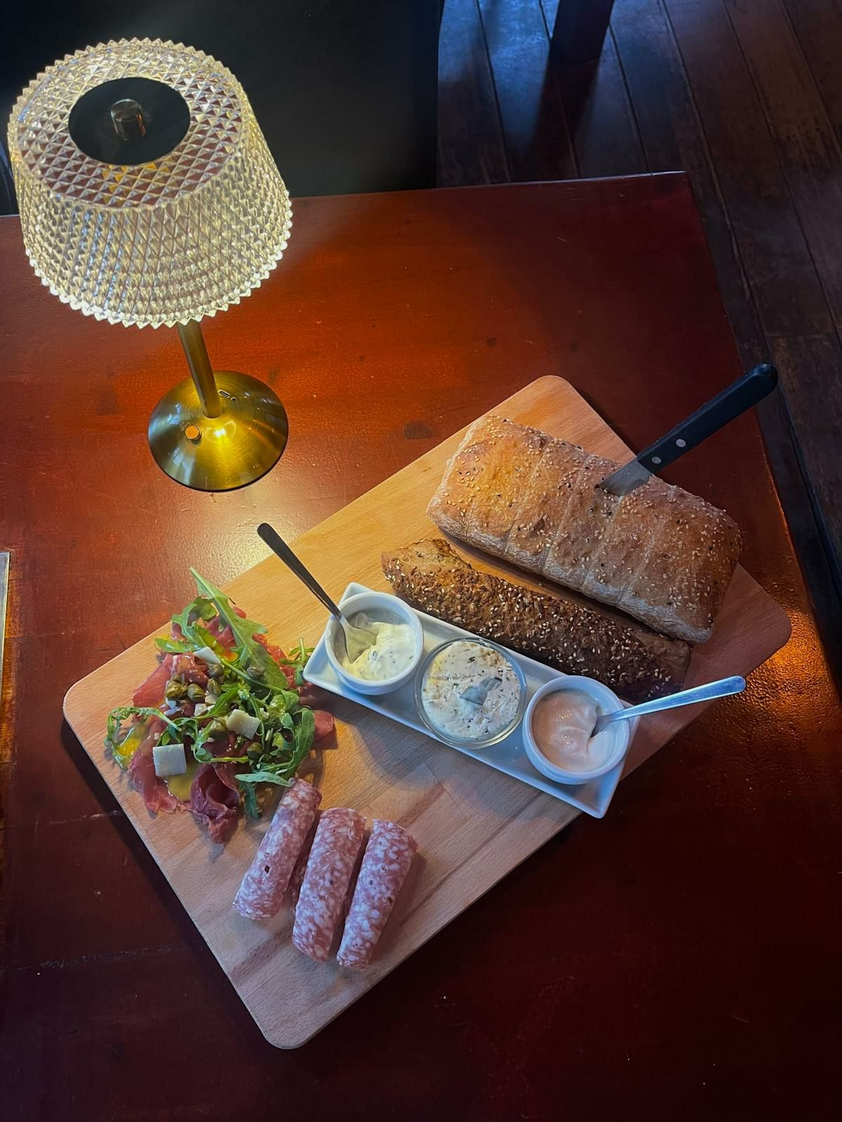 Onbeperkt bbq'en incl. tapasplank en dessert bij BBQ & Grill