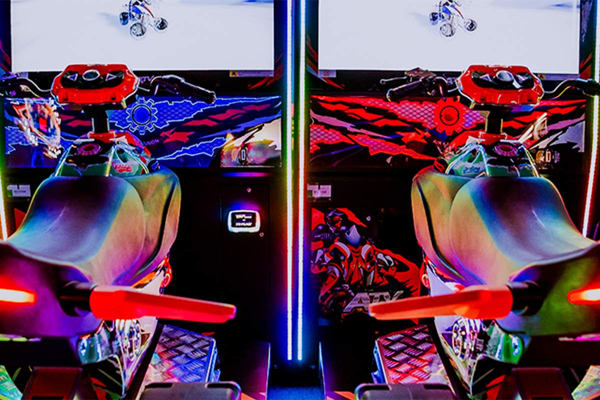 Onbeperkt gamen + Glow in the Dark minigolf bij Highscore Waalwijk