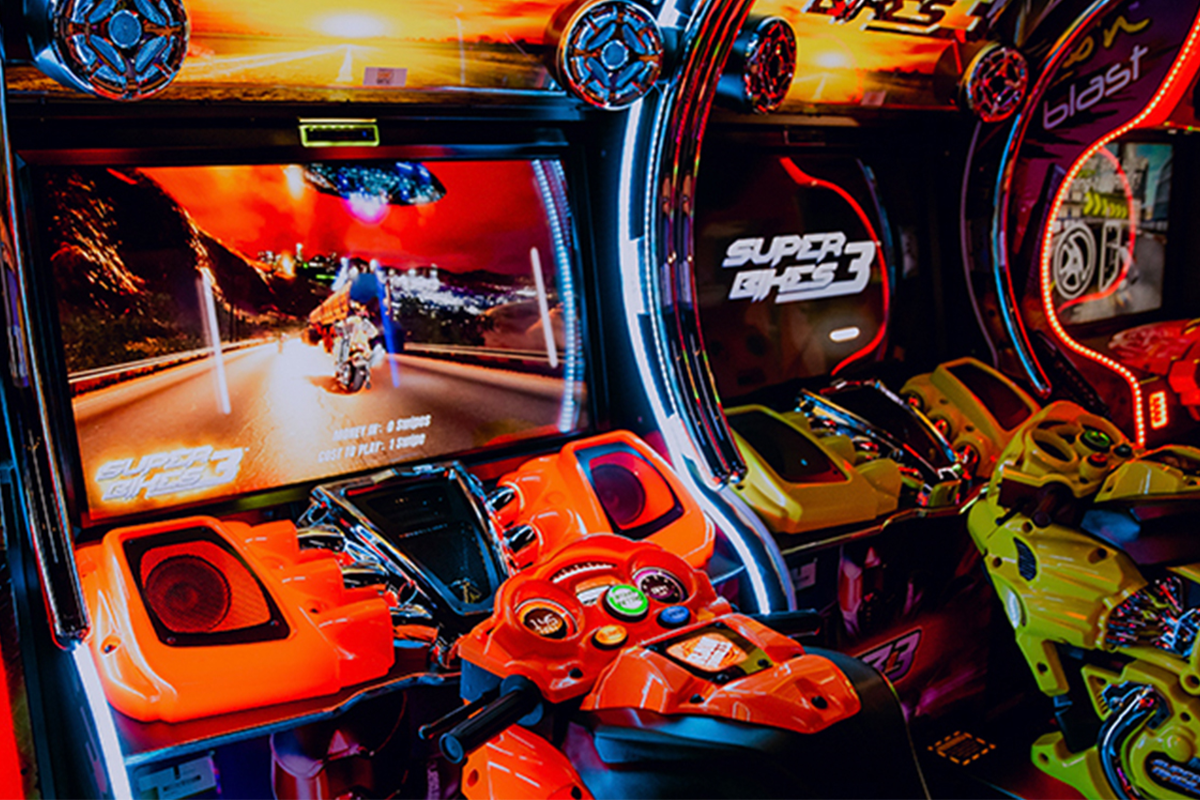 Onbeperkt gamen + Glow in the Dark minigolf bij Highscore Waalwijk