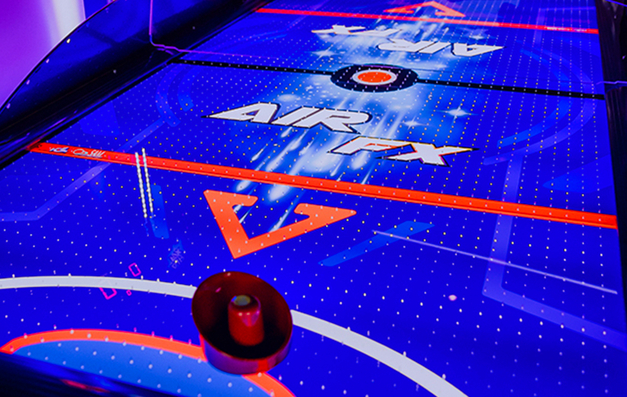 Onbeperkt gamen + Glow in the Dark minigolf bij Highscore Waalwijk