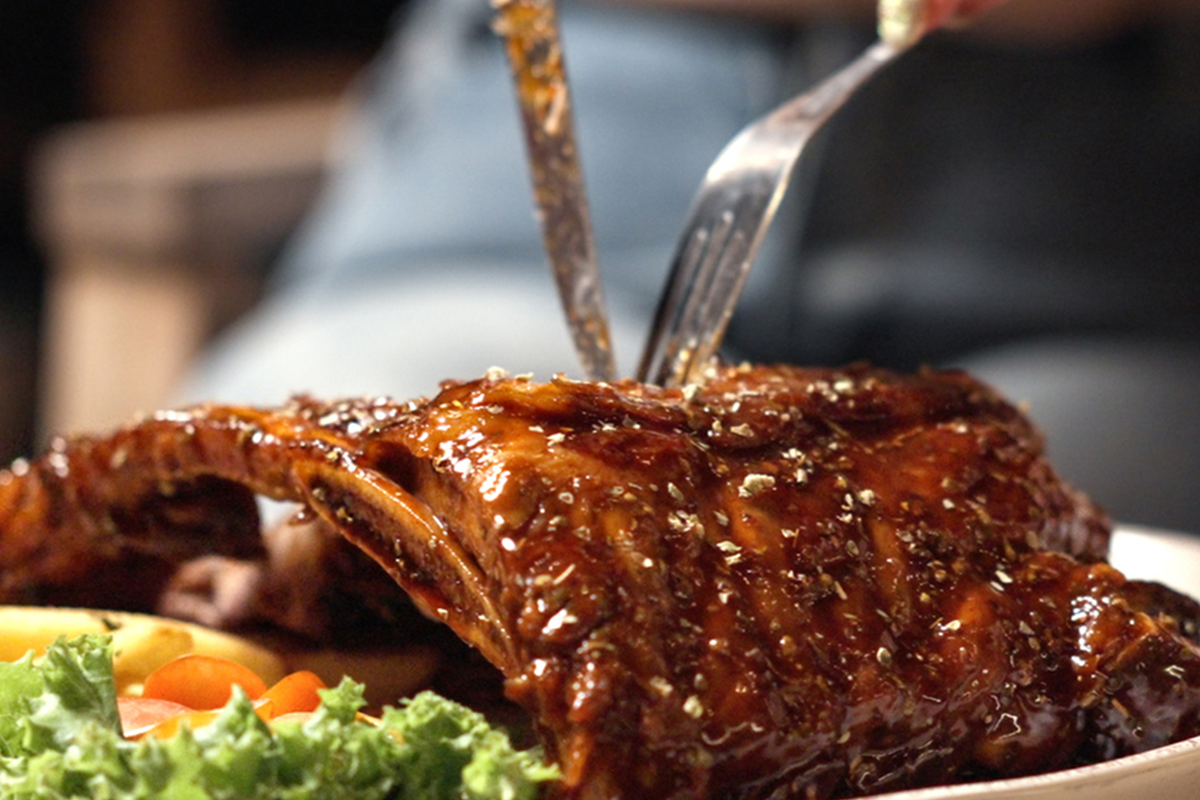 Onbeperkt spareribs eten + broodplank bij Dorpshuis de Dregt