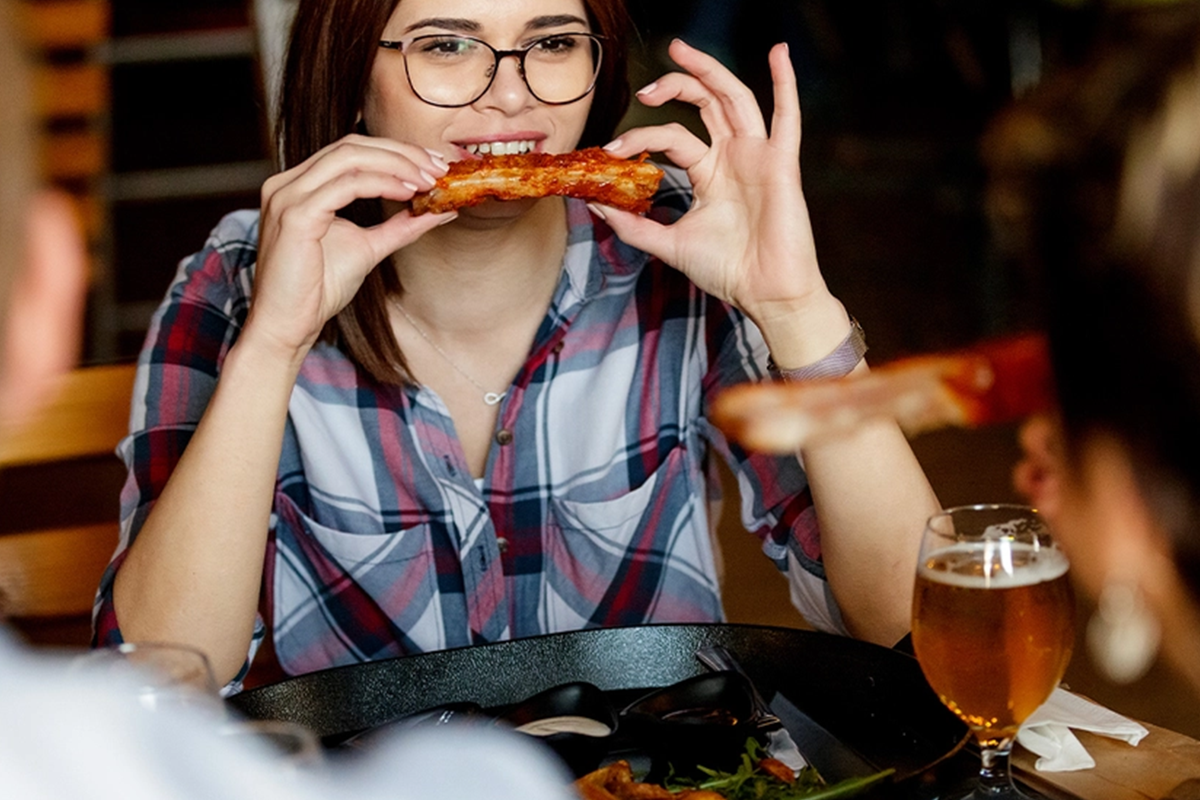 Onbeperkt spareribs eten + broodplank bij Dorpshuis de Dregt