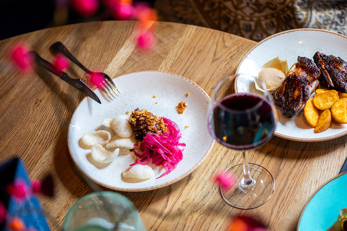 Onbeperkt Volendammer Tapas lunchen + koffie/thee + desserts bij Pieterman