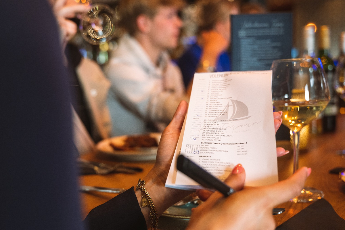 Onbeperkt Volendammer Tapas lunchen + koffie/thee + desserts bij Pieterman