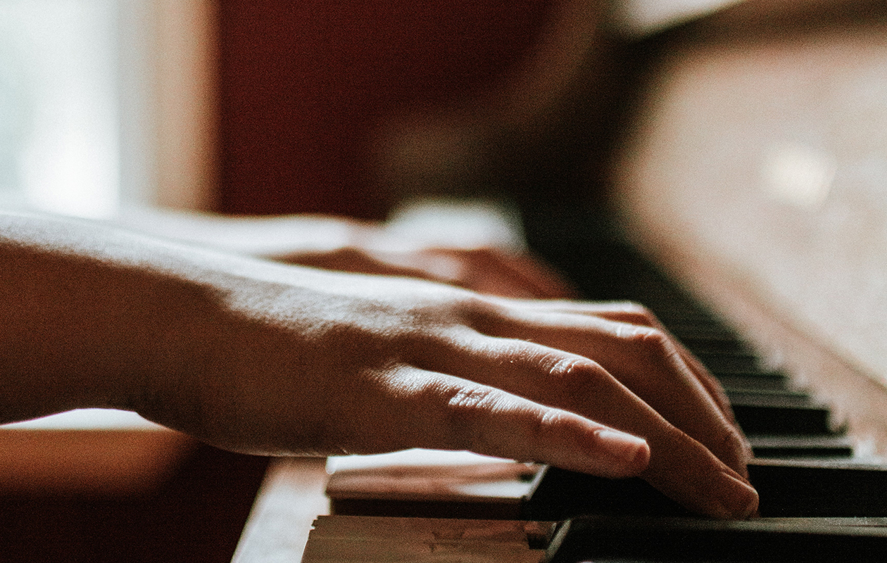 Online Muziek Cursus voor gitaar, piano of zang