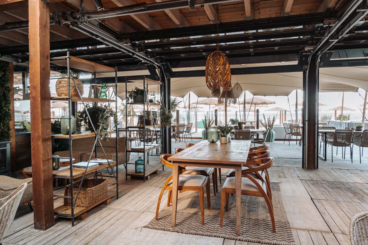 Ontbijt naar keuze bij Beachclub Far Out 