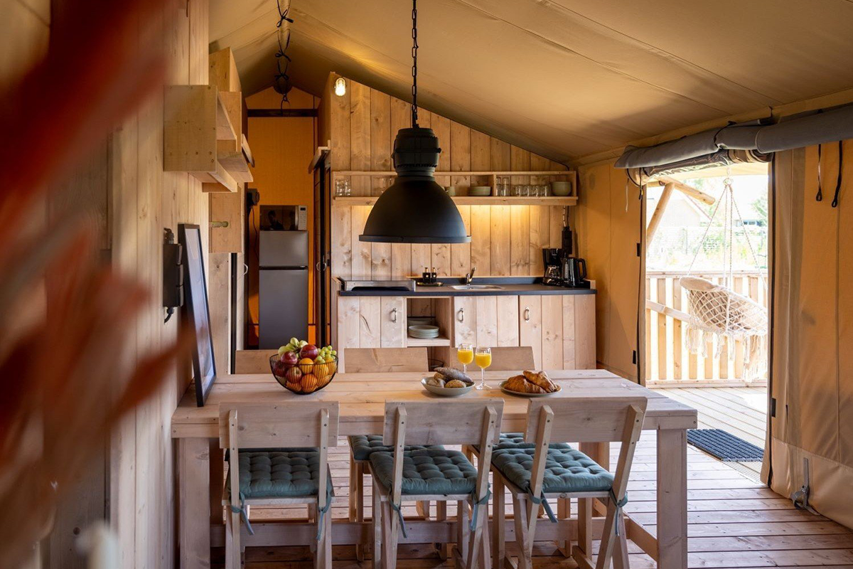 Overnachting(en) in een luxe safarilodge bij Vakantiepark IJsselhof 