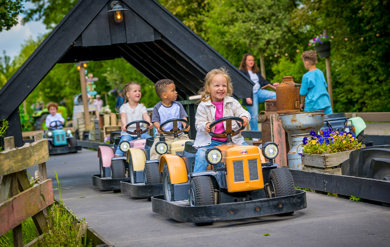 3 of 4 nachten Familie Resort Molenwaard + Avonturenboerderij Molenwaard