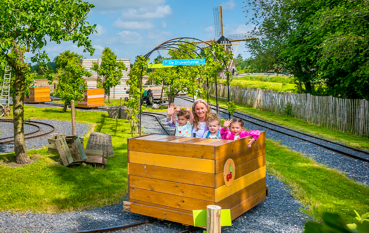 3 of 4 nachten Familie Resort Molenwaard + Avonturenboerderij Molenwaard