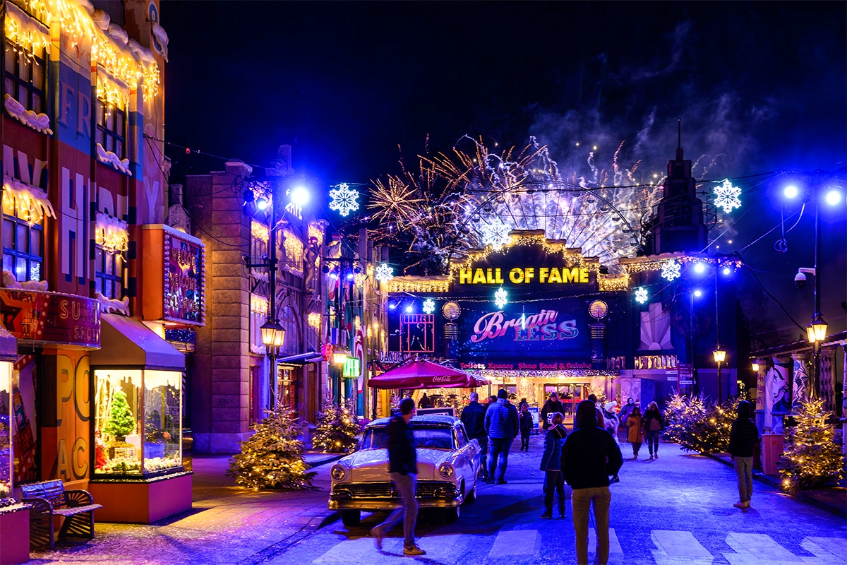 Entreeticket Walibi Bright Nights + overnachting Walibi Village