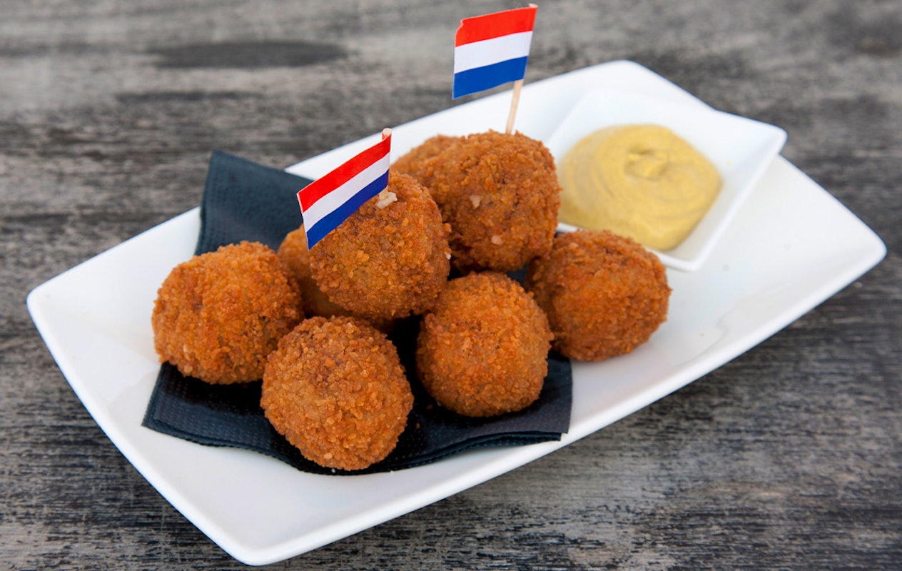 1 of 1,5 uur padellen voor 4 personen bij Padelhill Hillegom