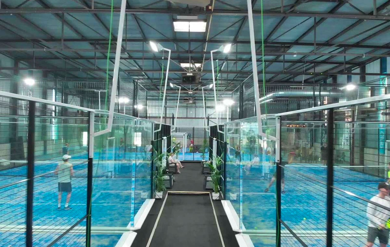 1 uur baanhuur bij Peakz Padel (14 locaties)