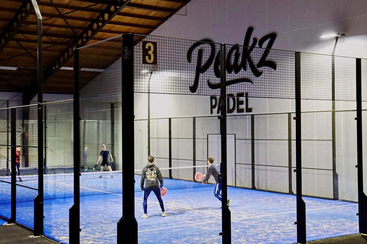 1 uur baanhuur bij Peakz Padel (14 locaties)