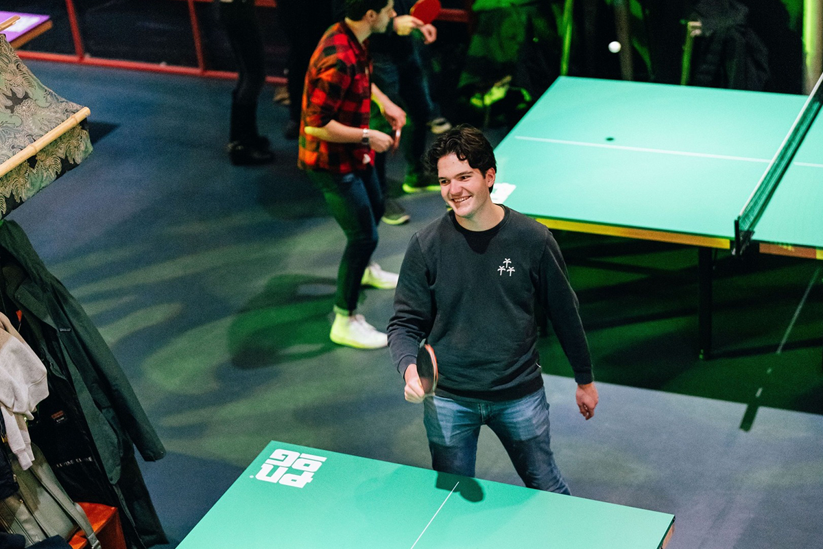 Pinpongen + evt. pitcher bier en snack bij PONG - Ping Pong bar